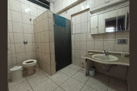 Casa à venda com 190m², 3 quartos e 2 vagasBanheiro