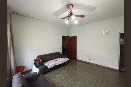 Casa à venda com 190m², 3 quartos e 2 vagasSala