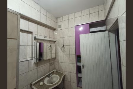 Casa à venda com 190m², 3 quartos e 2 vagasBanheiro