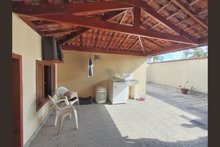 Casa à venda com 190m², 3 quartos e 2 vagasLavanderia
