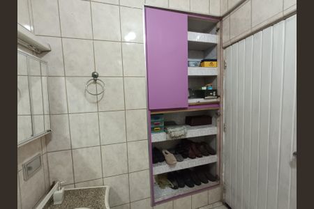 Casa à venda com 190m², 3 quartos e 2 vagasBanheiro