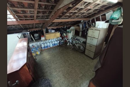 Casa à venda com 190m², 3 quartos e 2 vagasUso diverso