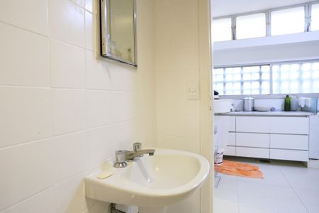 Apartamento à venda com 490m², 4 quartos e 2 vagasBanheiro de Serviço