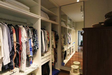 Apartamento à venda com 490m², 4 quartos e 2 vagasCloset da Suíte 1