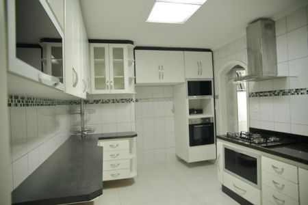 Casa à venda com 201m², 3 quartos e 3 vagasCozinha 