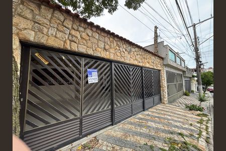 Casa à venda com 201m², 3 quartos e 3 vagasFachada