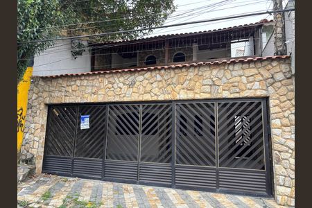 Casa à venda com 201m², 3 quartos e 3 vagasFachada