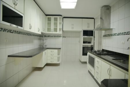 Casa à venda com 201m², 3 quartos e 3 vagasCozinha 