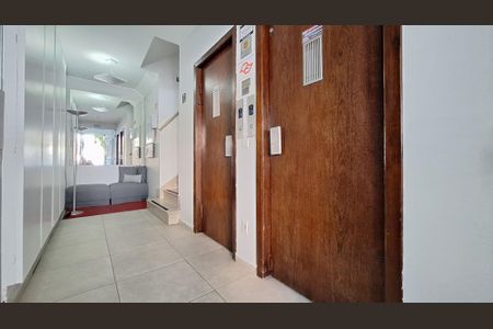 Apartamento à venda com 58m², 2 quartos e sem vagaÁrea comum