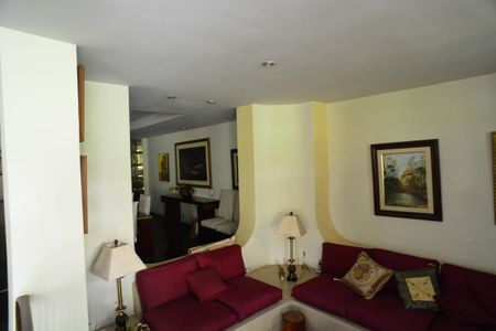 Apartamento à venda com 390m², 4 quartos e 2 vagasSala de TV