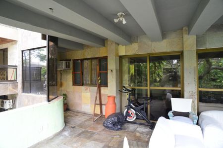 Apartamento à venda com 390m², 4 quartos e 2 vagasVaranda