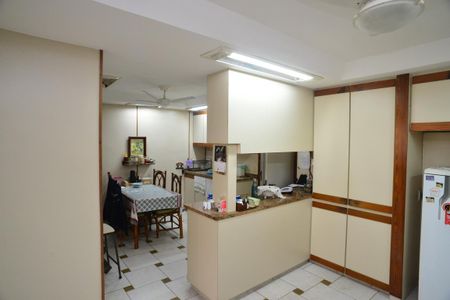 Apartamento à venda com 390m², 4 quartos e 2 vagasCozinha