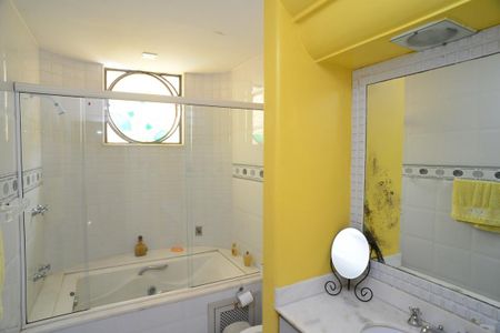 Apartamento à venda com 390m², 4 quartos e 2 vagasBanheiro Social