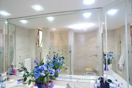 Apartamento à venda com 390m², 4 quartos e 2 vagasBanheiro Suíte 1