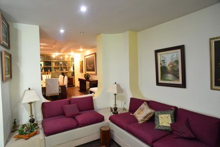 Apartamento à venda com 390m², 4 quartos e 2 vagasSala de TV