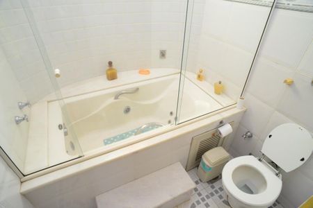 Apartamento à venda com 390m², 4 quartos e 2 vagasBanheiro Social