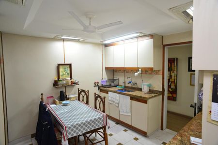 Apartamento à venda com 390m², 4 quartos e 2 vagasCozinha