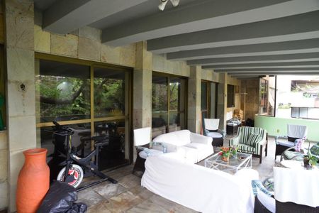 Apartamento à venda com 390m², 4 quartos e 2 vagasVaranda