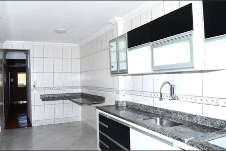 Casa para alugar com 249m², 3 quartos e 1 vagaCozinha