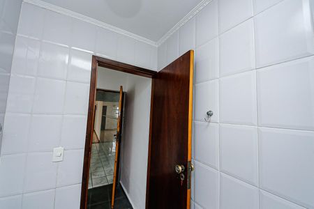 Casa para alugar com 120m², 2 quartos e 1 vaga Casa para alugar com 120m², 2 quartos e 1 vagaBanheiro Social