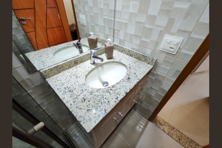 Apartamento à venda com 63m², 2 quartos e 1 vaga Apartamento à venda com 63m², 2 quartos e 1 vagaBanheiro Corredor