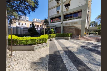 Apartamento à venda com 63m², 2 quartos e 1 vaga Apartamento à venda com 63m², 2 quartos e 1 vagaFachada e portaria