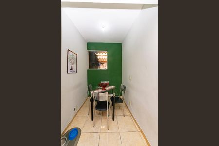 Apartamento à venda com 75m², 2 quartos e 1 vaga Apartamento à venda com 75m², 2 quartos e 1 vagaSala
