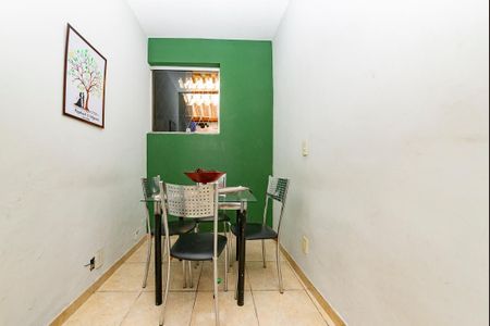 Apartamento à venda com 75m², 2 quartos e 1 vaga Apartamento à venda com 75m², 2 quartos e 1 vagaSala