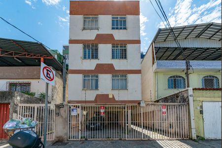 Apartamento à venda com 75m², 2 quartos e 1 vaga Apartamento à venda com 75m², 2 quartos e 1 vagaFachada
