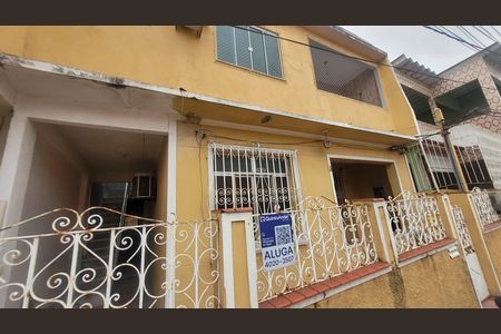 Casa de condomínio para alugar com 100m², 3 quartos e 1 vaga Casa de condomínio para alugar com 100m², 3 quartos e 1 vagaFachada