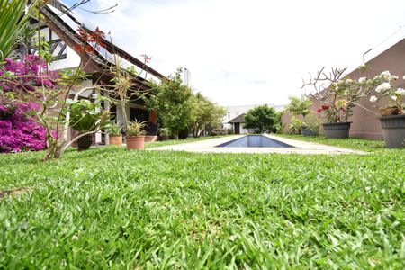 Casa para alugar com 500m², 6 quartos e 9 vagasÁrea externa - Piscina