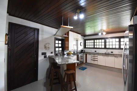 Casa para alugar com 500m², 6 quartos e 9 vagasCozinha