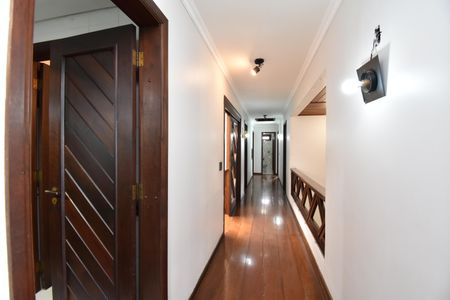 Casa para alugar com 500m², 6 quartos e 9 vagasCorredor