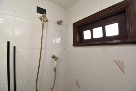 Casa para alugar com 500m², 6 quartos e 9 vagasBanheiro 3