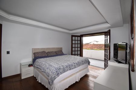 Casa para alugar com 500m², 6 quartos e 9 vagasSuíte