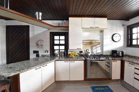 Casa para alugar com 500m², 6 quartos e 9 vagasCozinha