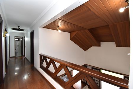 Casa para alugar com 500m², 6 quartos e 9 vagasCorredor