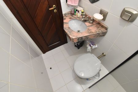 Casa para alugar com 500m², 6 quartos e 9 vagasBanheiro 2