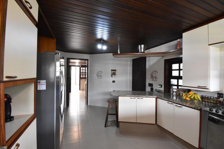 Casa para alugar com 500m², 6 quartos e 9 vagasCozinha