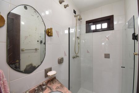 Casa para alugar com 500m², 6 quartos e 9 vagasBanheiro 2