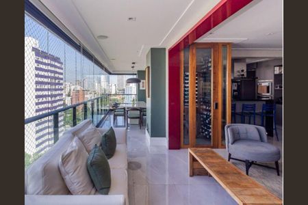 Apartamento à venda com 141m², 2 quartos e 3 vagasFoto 01