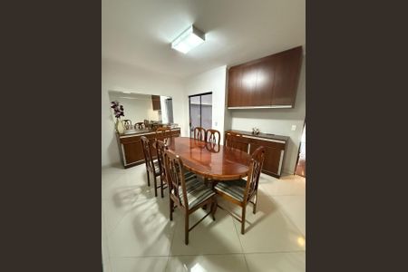 Casa à venda com 190m², 3 quartos e 3 vagas