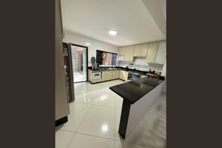 Casa à venda com 190m², 3 quartos e 3 vagas