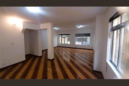 Casa à venda com 4 quartos, 243m² em Jardim Petropolis, São Paulo