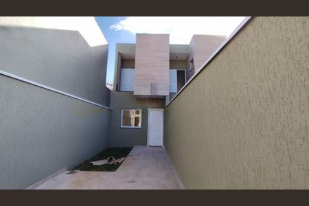 Casa à venda com 80m², 2 quartos e 2 vagas