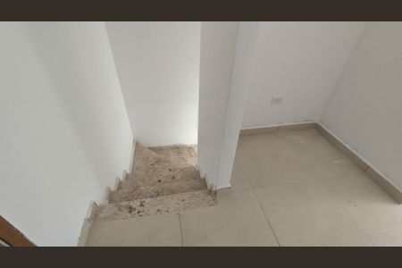 Casa à venda com 80m², 2 quartos e 2 vagas