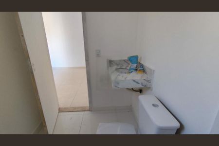 Casa à venda com 80m², 2 quartos e 2 vagas