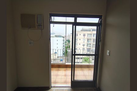 Apartamento para alugar com 92m², 2 quartos e 1 vaga Apartamento para alugar com 92m², 2 quartos e 1 vagaSala