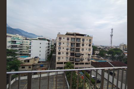 Apartamento para alugar com 92m², 2 quartos e 1 vaga Apartamento para alugar com 92m², 2 quartos e 1 vagaVaranda