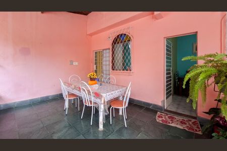 Casa à venda com 400m², 4 quartos e 1 vaga Casa à venda com 400m², 4 quartos e 1 vagaQuintal